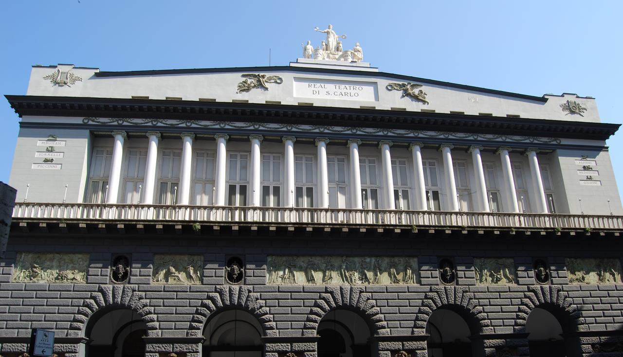 Residenza Dell'Opera Bed & Breakfast Naples Exterior photo