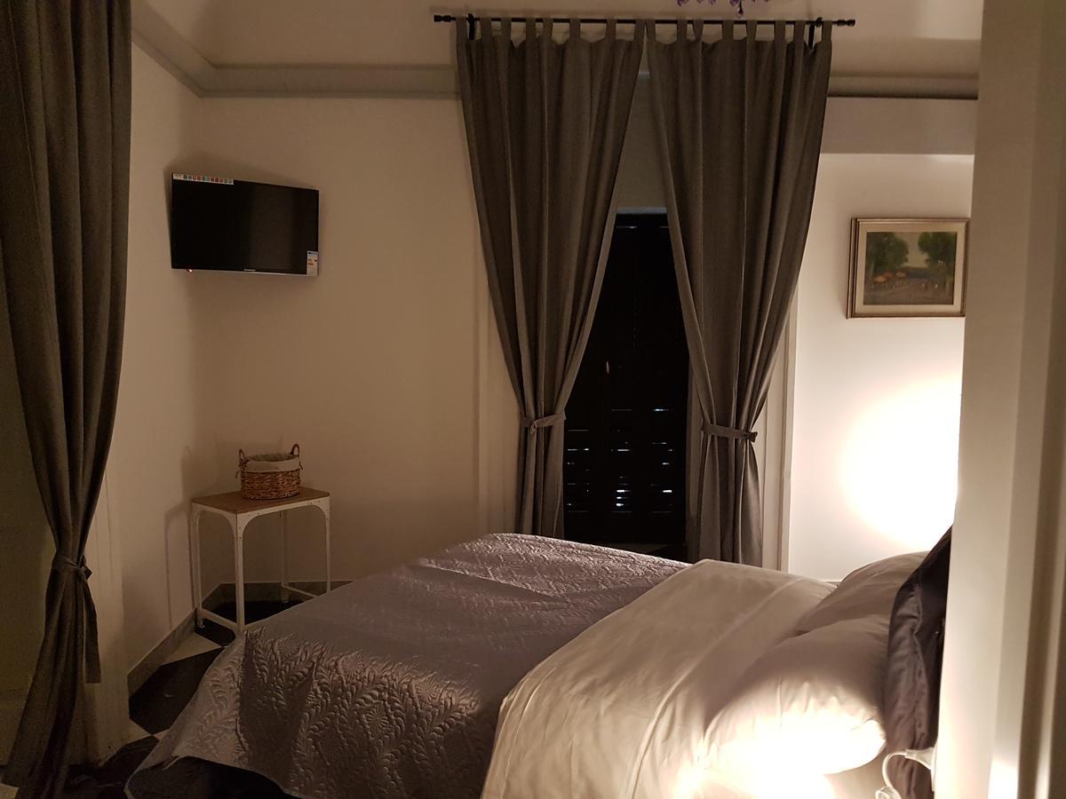 Residenza Dell'Opera Bed & Breakfast Naples Exterior photo