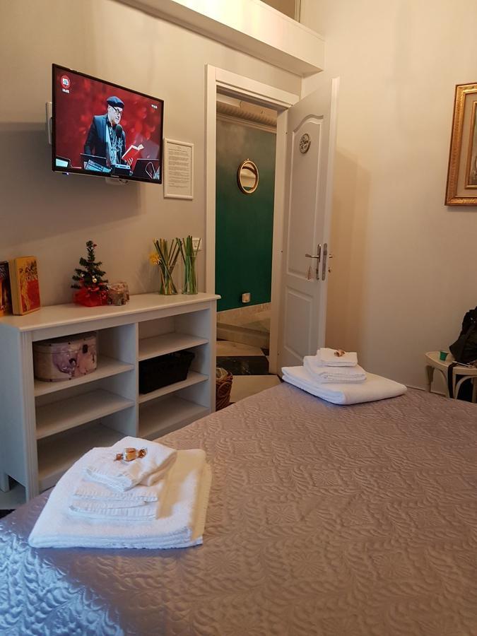 Residenza Dell'Opera Bed & Breakfast Naples Exterior photo